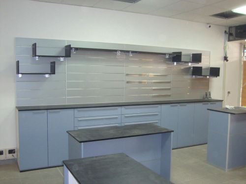 Archisio - Imetallici Di Taverna Andrea Taverna - Progetto Pareti in cartongesso e arredo locale commerciale