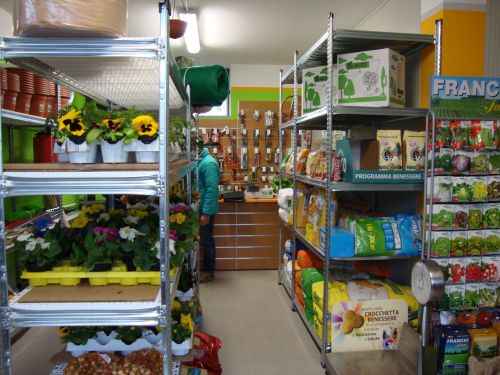 Archisio - Imetallici Di Taverna Andrea Taverna - Progetto Allestimento locale commerciale