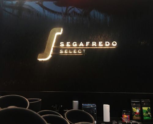 Archisio - Forme Dacqua - Progetto Parete dacqua dinterni - segafredo select dus aeroporto di dsseldorf