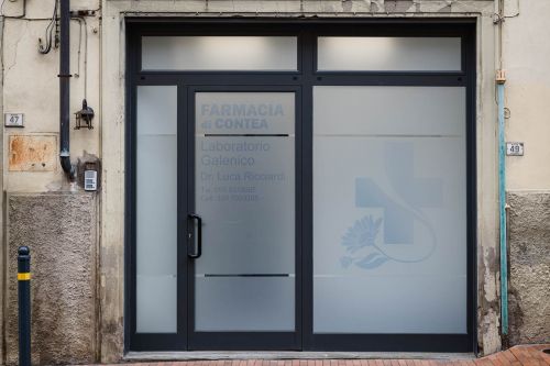 Archisio - Enrico Guerri Photography - Progetto Shooting di un laboratorio galenico - rufina firenze