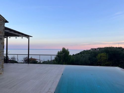 Archisio - Nadine Schmitz - Progetto Leleganza dello sfioro nascosto