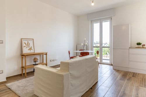 Archisio - Tiziana Sembenini - Maison Matian - Progetto Home staging - trilocale con doppi servizi