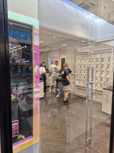 Archisio - Studio Di Architettura Luigi Pezzella - Progetto Store new martina milano