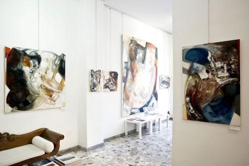 Archisio - Showroom di Edarcom Europa srl - La galleria darte edarcom europa fondata a roma nel 1974 da sempre impegnata nella promozione del collezionismo darte nelle sue molteplici espressioni attraverso la programmazione di mostre