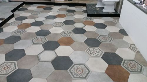 Archisio - Showroom di Edilcaputo Di Caputo Cosmeri - Edilcaputo una ditta individuale specializzata nellarredamento per la casa in particolar modo bagni cucine piastrelle ceramiche accessori bagno rubinetterie caminetti stufe vasche e cabin