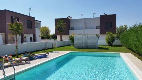 Archisio - Lavoro di Veca srl - Siamo una giovane azienda edile che stata fondata con lobiettivo di realizzare abitazioni private In nostro scopo costruire solamente villette ed appartamenti nelle zone di padova albignase