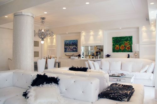 Archisio - Lavoro di Falegnameria Caponi - Sono le nostre mani a fare la differenza mani che sapientemente lavorano e passano al legno la sapienza acquisita con anni di esperienza un lavoro concreto che non ha bisogno di paroloni o di ur