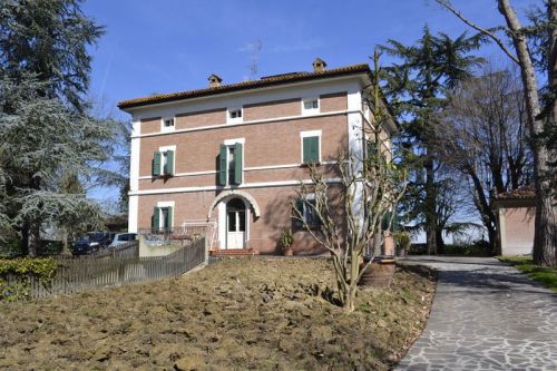 Archisio - Lavoro di Cbs Srl - C B S S R L Con sede a parma e bologna in emilia romagna unazienda giovane e dinamica specializzata nello studio nella progettazione ed installazione di impianti elettrosmotici Nasce dal