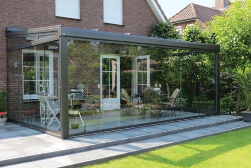 Archisio - Showroom di Sun Solutions - Azienda a carattere famigliare si avvale del lavoro di ottimi collaboratori che lavorano con passione e professionalit Sun solutions si occupa di tutti quei prodotti da esterno che riescono a farci