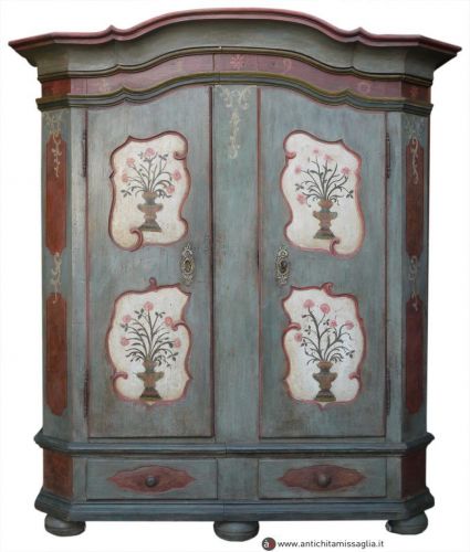 Archisio - Showroom di Antichit Missaglia - Antichit missaglia mobili tirolesi dipinti antichi quadri antiquariato Antichit missaglia opera a padova nel settore dellantiquariato ed in particolare dei mobili antichi e dei mobili tiro