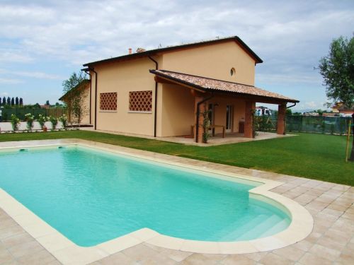 Archisio - Lavoro di Felice Real Estate srl - Felice real estate srl unazienda specializzata nella costruzione di case in legno Se siamo costruttori di case in legno lo dobbiamo allesperienza maturata in oltre 35 anni nel campo dell