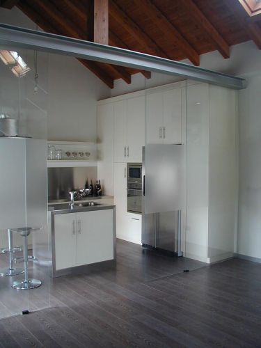 Archisio - Lavoro di Covea Vetri - Covea vetri grazie alla pluriennale esperienza maturata nel settore del vetro in grado di seguire il cliente nello studio e nella scelta del prodotto pi idoneo alle proprie esigenze Uniamo la