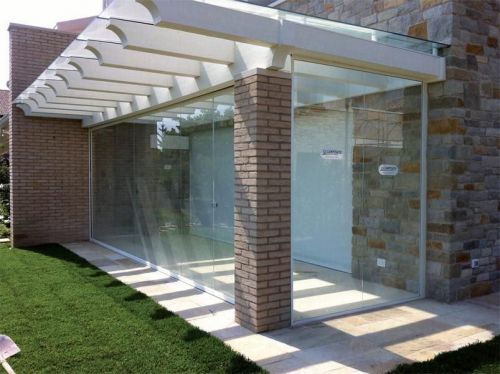 Archisio - Lavoro di Vetro Design srl - Il vetro da sempre era considerato un semplice e fragile elemento di chiusura oggi invece con prestazioni di trasparenza di isolamento termico e acustico sempre pi elevate sta occupando un ruolo