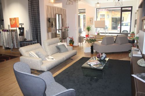 Archisio - Showroom di Loredana Cosentini - Sono uninterior design mi occupo della progettazione degli spazi e degli oggetti duso comune allinterno di un luogo chiuso sia esso unabitazione privata un esercizio commerciale uno spazio ric