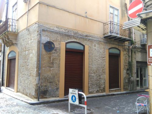 Archisio - Progetto di Giovanni Di Carlo - Sono nato a trieste dove ho vissuto per diversi anni ma attualmente risiedo a caltanissetta Laureatomi presso la facolt di architettura di palermo e abilitatomi all esercizio della professione di