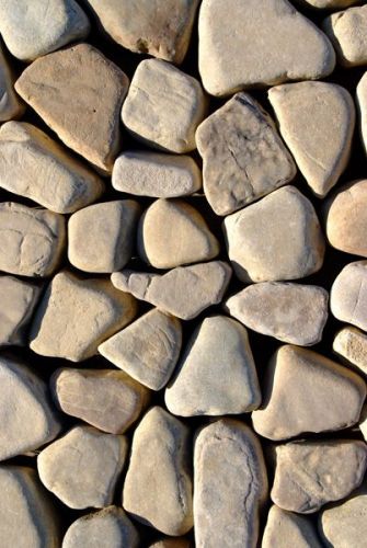 Archisio - Lavoro di Orlando Renzini - Produco materiali per pavimenti muri scale archi in lastre di pietra antica o ciottoli a misura con selezione naturale o a spessore retrosegato per rivestimento pareti esterne o pavimenti e p