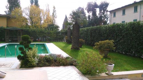 Archisio - Lavoro di Gea Gardening - Gea gardening una giovane azienda di seravezza che si occupa di progettazione e manutenzione di parchi e giardini I servizi dellazienda non si limitano a questo ma includono impianti di irrigazi