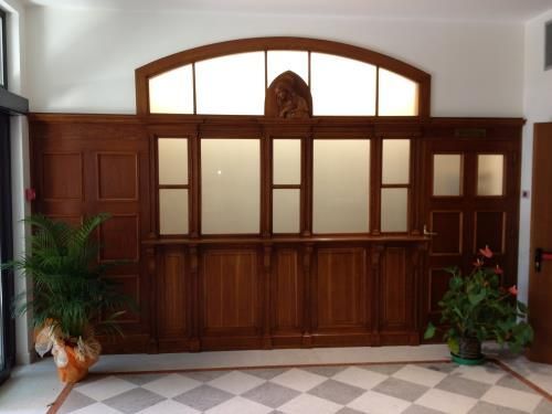 Archisio - Lavoro di Antonio Radetti - La ditta di restauri di radetti antonio a trieste specializzata nel restauro del legno e del ferro battuto e di altri metalli nello specifico si occupa del recupero di mobili antichi in legno