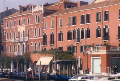 Archisio - Lavoro di Impresa Edile Cbc srl - Limpresa edile c B C Srl attiva da anni nel campo delledilizia con interventi di restauro di immobili civili commerciali e monumentali del centro storico di venezia una ditta dotata di gr