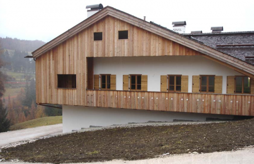 Archisio - Lavoro di Irsara Goffredo Snc - La immobiliare irsara srl fondata nel 2008 nasce mettendo a frutto la trentennale esperienza dei soci nella costruzione di edifici infrastrutture e movimento terra esperienza derivante dalla parte