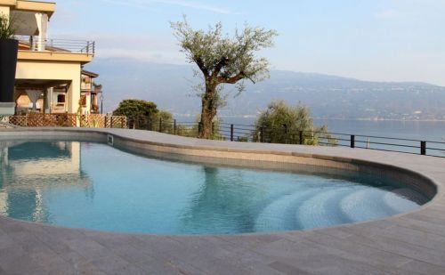 Archisio - Showroom di Soldi Piscine - Progettiamo e creiamo ambienti esclusivi e confortevoli con piscine di design comode e sicure Realizzare una piscina sicura funzionale e durevole necessita lintervento di professionisti esperti