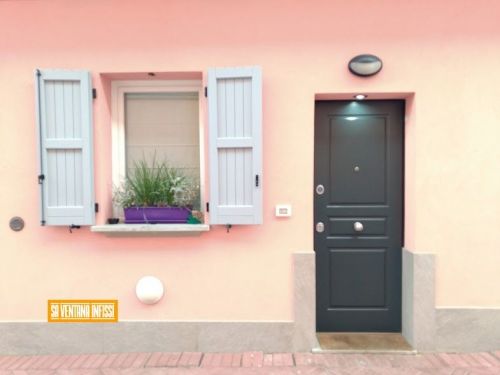 Archisio - Showroom di Sa Ventana Infissi - Sa ventana infissi nasce da unidea del nostro titolare che dopo anni desperienza maturata nel campo del restauro decorativo per ledilizia e nel settore degli infissi in pvc come manutentore