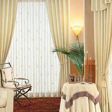 Archisio - Lavoro di Maison Decor - La tappezzeria maison decor nasce nel 2006 ma ha all origine un esperienza di oltre 40 anni che opera su tutto il territorio con un solito e imponente insegnamento di un grande mastro