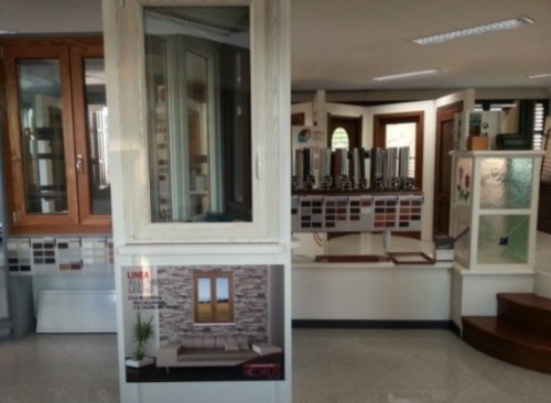 Archisio - Lavoro di Falegnameria Pontiggia - La falegnameria pontiggia opera da pi generazioni nella lavorazione degli infissi e serramenti La professionalit e la passione con la quale effettuiamo il nostro mestiere ci distinguono Personal