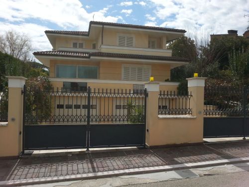 Archisio - Lavoro di Impresa Edile Cossignani Matteo Civitanova - La nostra azienda nasce nel 1980 come societ dei fratelli cossignani e negli anni sono state acquisite esperienza e valori tecnici nel settore edile con specializzazione nella realizzazione di nuov