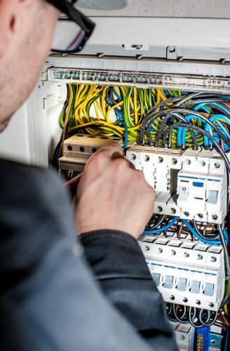 Archisio - Lavoro di Impianti Elettrici Di Gattafoni Ivan - Operiamo nel settore impiantistico portando competenze e soluzioni innovative