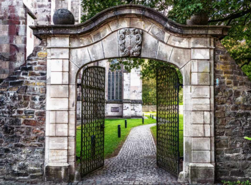 Archisio - Lavoro di Fabbro Arte Ferro Di Racioppo Gianni - Attivit riguardanti materia di ferramenta porte dacciaio serrature