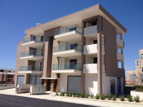 Archisio - Lavoro di Giordano Lorenzo Figli srl - Attualmente limpresa completamente a conduzione famigliare la compagine sociale costituita dal sig Giordano lorenzo fondatore e ancora oggi fautore dellimpresa e dalle sue tre figlie nu