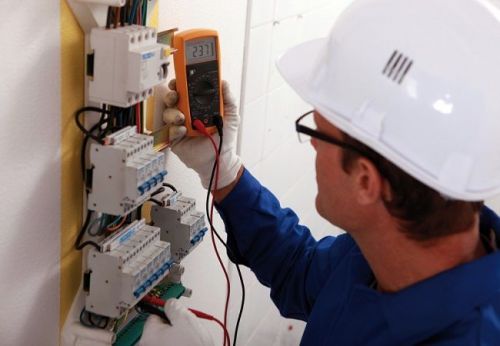 Archisio - Lavoro di Bonaduce Impianti Elettrici - La impianti elettrici bonaduce ditta specializzata in impianti termici di riscaldamento condizionamento ed idrosanitari offre servizi di progettazione realizzazione e manutenzione per impianti el