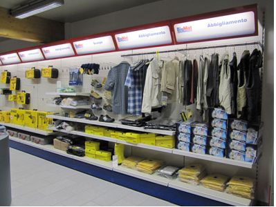 Archisio - Showroom di Rivenditore Di Materiali Edili - 7 000 mq di superficie capannone centrale di 1 800 mq facilit di accesso a 10 km dalla uscita firenze sud della a1 ha una sala vendita di 300 mq a libero servizio con gamma completa di attrez