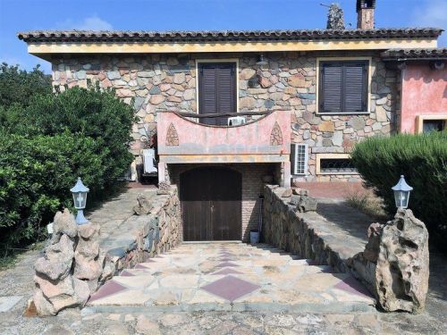 Archisio - Lavoro di Continua srl - Limpresa di costruzioni e ristrutturazioni continua s R L - stata fondata nel 2007 e si occupa principalmente di ristrutturazioni edilizie e di costruzioni residenziali e non residenziali Cont