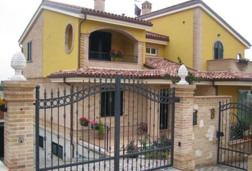 Archisio - Lavoro di Bravi - Bra Vi un impresa edile attiva da anni nella costruzione e nella ristrutturazione di edifici residenziali e civili di ogni tipo La struttura specializzata in opere di consolidamento per fond