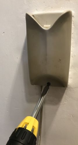 Archisio - Lavoro di Elettricista Pronto Intervento - un servizio di pronto intervento elettrico che garantisce la risoluzione del guasto in modo rapido e professionale Assicura luscita di un elettricista presso la vostra abitazione in soli 30 mi