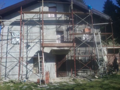 Archisio - Lavoro di Asm Costruzione srl - Siamo unimpresa edile che esegue lavori di rifacimento tetti ristrutturazioni di interni ed esterni bagni e cucine impianti idrici ed elettrici costruzioni a partire dalle fondamenta solai tram