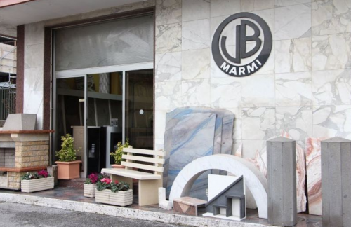 Archisio - Lavoro di Benigno Marmi srl - Benigno marmi ha unesperienza cinquantennale nel settore della lavorazione del marmo capace in questi anni di adattarsi alle esigenze di mercato attraverso una tecnologizzazione costante e ad una