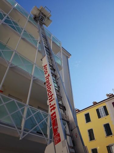 Archisio - Lavoro di Arco Traslochi - Trasloco economico fa parte del gruppo arco traslochi Offriamo un servizio specializzato accurato e veloce mantenendo prezzi accessibili Offriamo il servizio di trasloco nelle zone ditrento bo