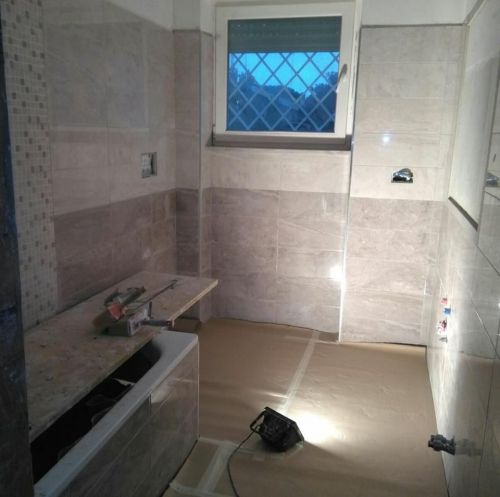 Archisio - Lavoro di Centro Posa Pavimenti - La ditta individuale centroposapavimenti di aldo zecca si occupa di levigatura e lucidatura a piombo pavimenti in marmoscalini soglie e porfidosi eseguono lavori di posa in opera parquetgrez po