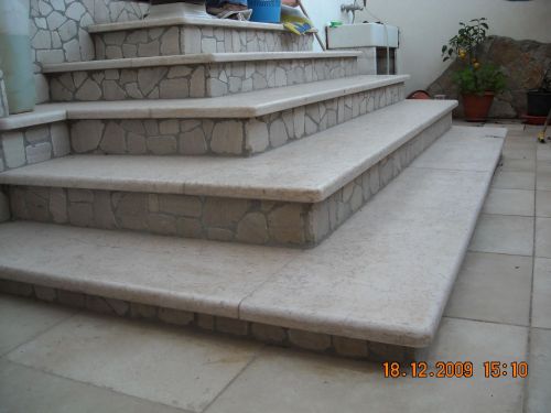 Archisio - Lavoro di Coppola Marmi - Coppola marmi snc nasce nel 2009 Il laboratorio ubicato tra carmiano e copertino al km 1 7 e copre una superficie di circa 2700mq Correttezza puntualit professionalit e passione sono i v