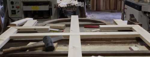 Archisio - Lavoro di Falegnameria Papa Giovanni - Dal 1967 tradizione e sapere artigianale trovano la loro migliore espressione nei telai realizzati da giovanni papa presso il laboratorio dellomonima falegnameria Da tavole scelte di abete grezzo