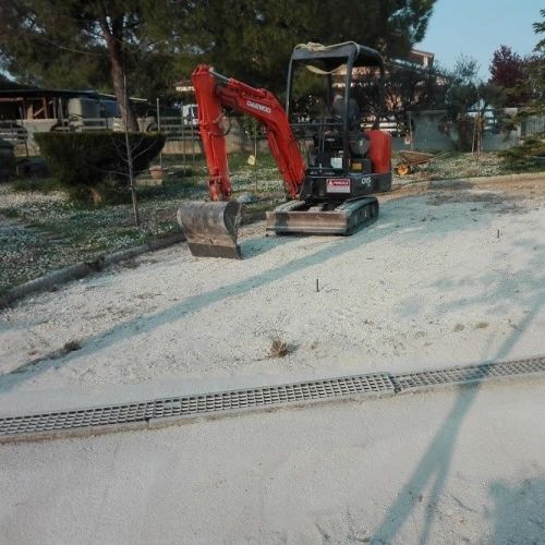 Archisio - Lavoro di Impresa Edile Sardini - Lazienda con esperienza ventennale si occupa di lavori in muratura ristrutturazioni manutenzione edili ripristino fognature scavi movimento terra