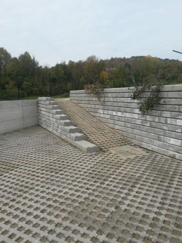 Archisio - Lavoro di Escavazione Musso - Azienda giovane e dinamica del movimento terra Specializzata in sbancamenti terre rinforzate ingenieria naturalistica e urbanizzazioni Design di esterni I nostri servizi-pozzi e fognature-t