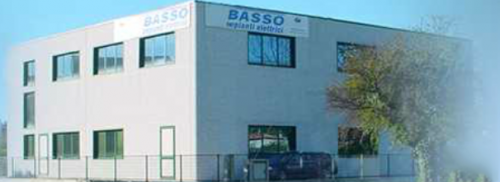 Archisio - Lavoro di Basso Impianti Elettrici Snc Di Peruzzo Marco C - La basso impianti elettrici opera da oltre dieci anni alla realizzazione di impianti elettrici civili ed industriali e si avvale della competente e professionale esperienza ultratrentennale dei fonda