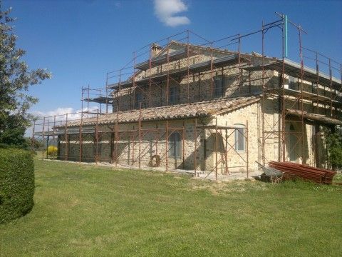 Archisio - Lavoro di Casatuacostruzioni - Casatuacostruzioni una impresa edile che si occupa sia di grandi opere che di edifici e costruzioni di dimensione pi ridotta sia in campo civile che in quello industriale e commerciale La qualit