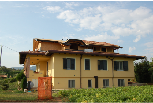 Archisio - Lavoro di Angoli Legno Edilizia - La angoli legno dilizia lazienda leader nel settore della casa di legno in calabria Nel corso degli anni ha investito molto per raggiungere unottima qualit delle proprie costruzioni Molti