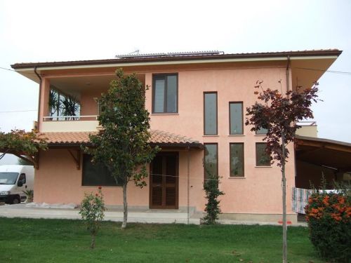 Archisio - Lavoro di Antonini Angelo Verniciature Edili Tinteggiature - La nostra ditta nata nel 1986 pi precisamente il 1 luglio 1986 Inizialmente nata come antonini angelo c sdf ed era com tuttora composta da 4 soci e 3 dipendenti Da sempre svolgiamo