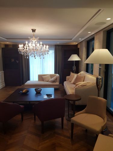 Archisio - Lavoro di Mobili Mec - Realizziamo arredamenti su misura seguendo in modo professionale tutti i passaggi necessari per un ottimo risultato finale Produciamo inoltre vari complementi darredo in legno